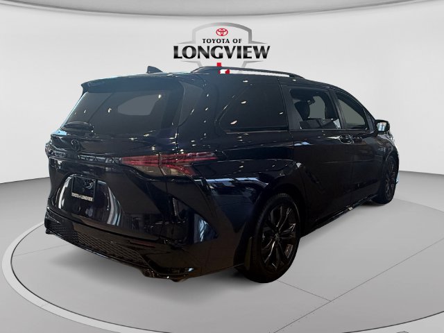 Certified 2026 Toyota Sienna XSE FWD image 5