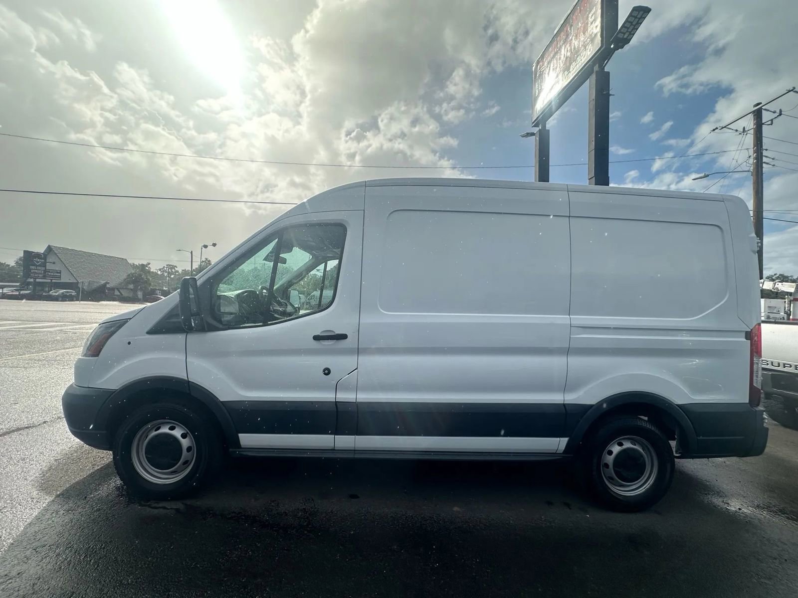 Used 2017 Ford Transit 150 130 Medium Roof RWD image 16