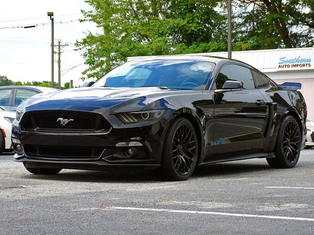 Used 2017 Ford Mustang GT Premium w/ Equipment Group 401A RWD image 11