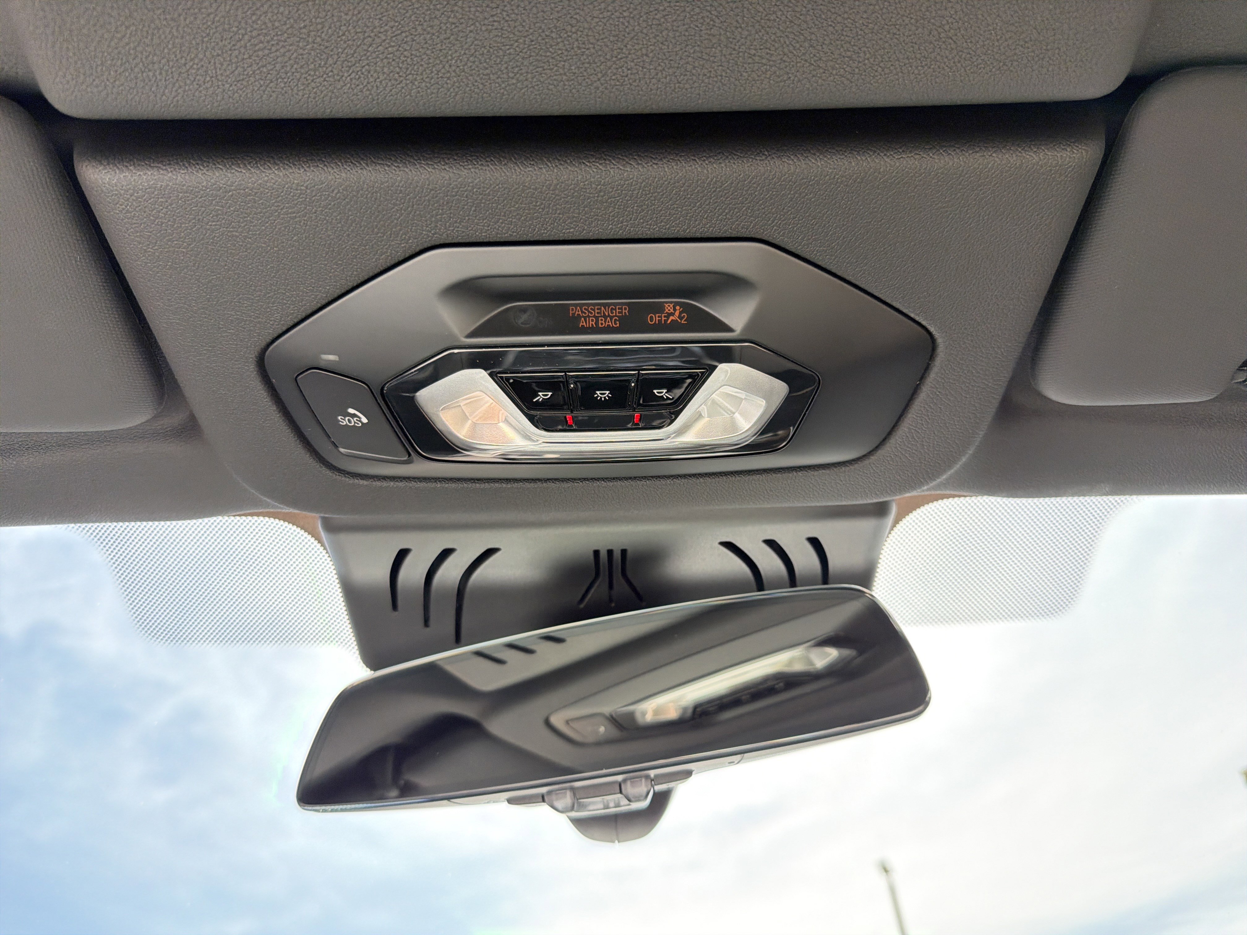 Used 2022 BMW M850i xDrive M850i xDrive Convertible w/ M Carbon Exterior Package image 24