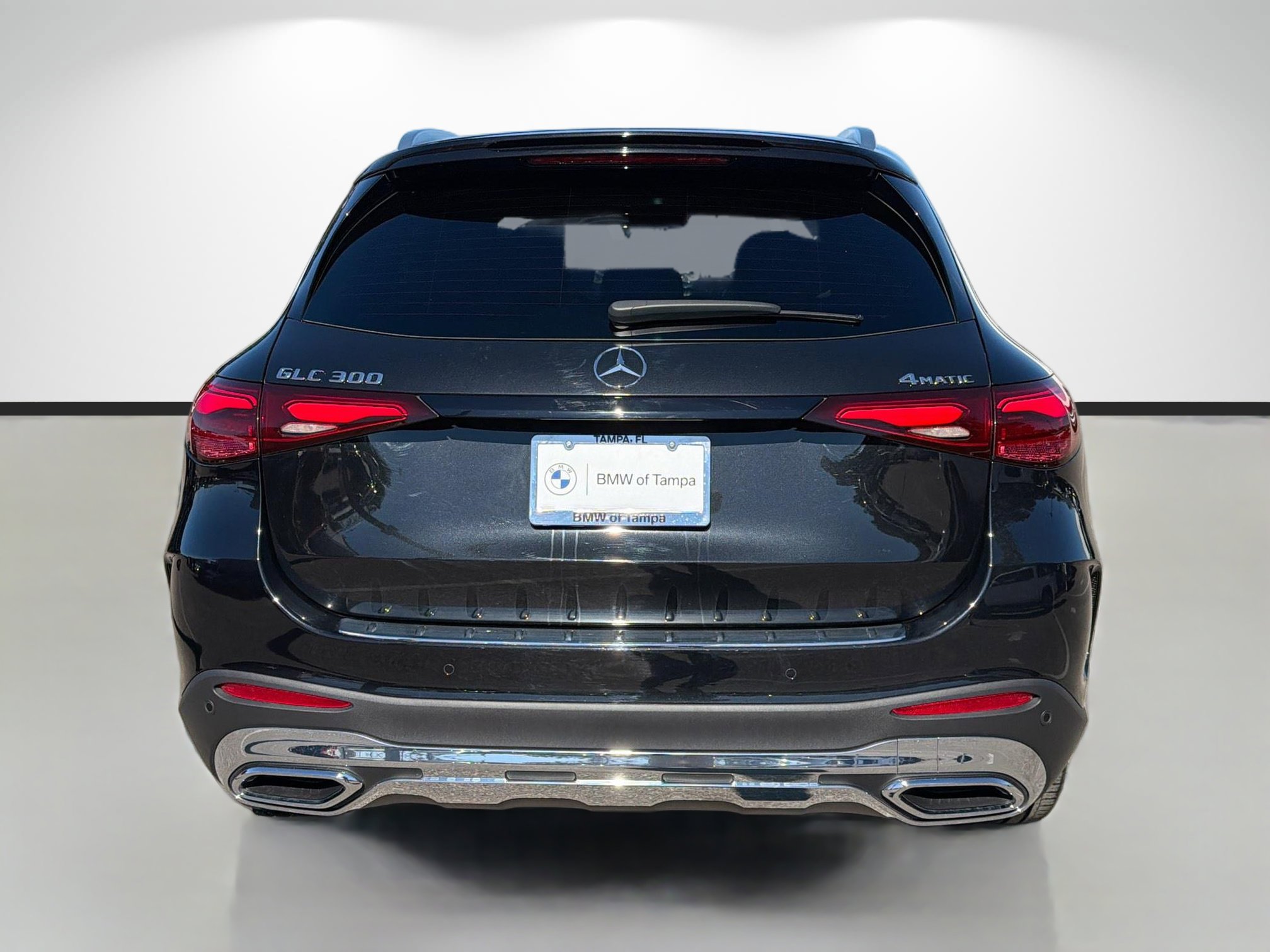 Used 2024 Mercedes-Benz GLC 300 4MATIC image 4