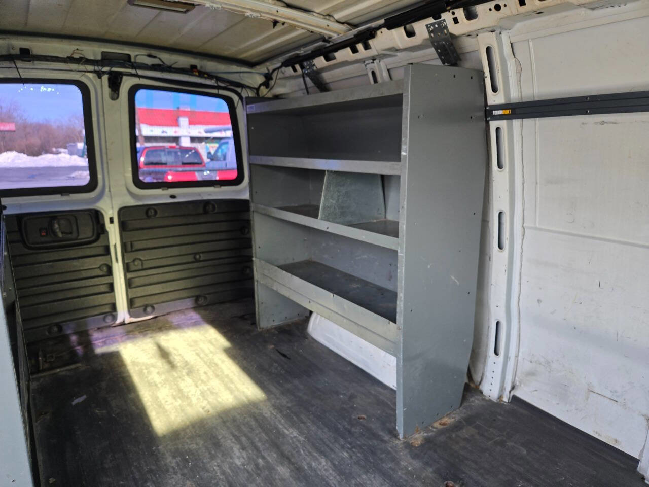 Used 2003 Chevrolet Express 2500 image 22