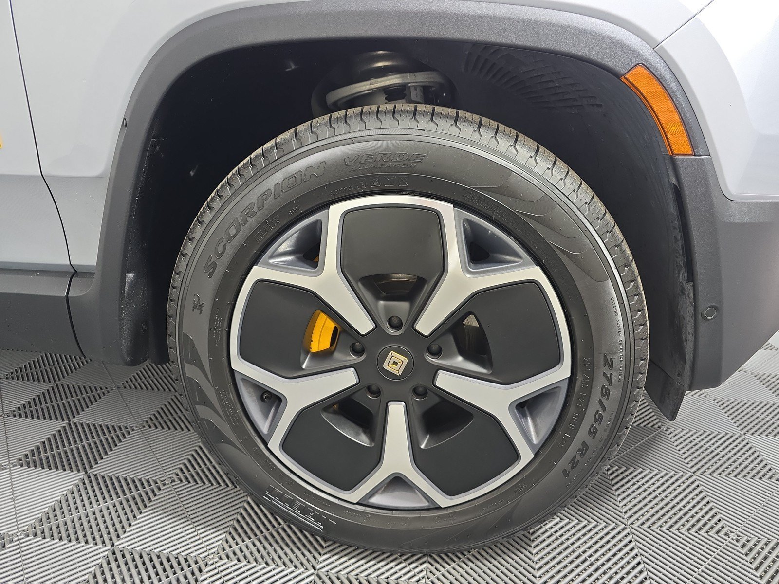 Used 2024 Rivian R1T Adventure AWD/4WD image 11