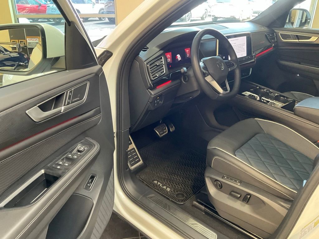 Used 2025 Volkswagen Atlas Cross Sport SEL Premium R-Line image 9