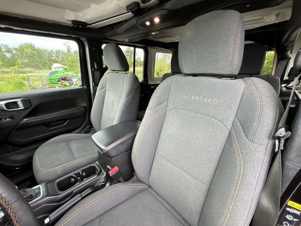 Used 2024 Jeep Wrangler Unlimited Sahara AWD/4WD image 13