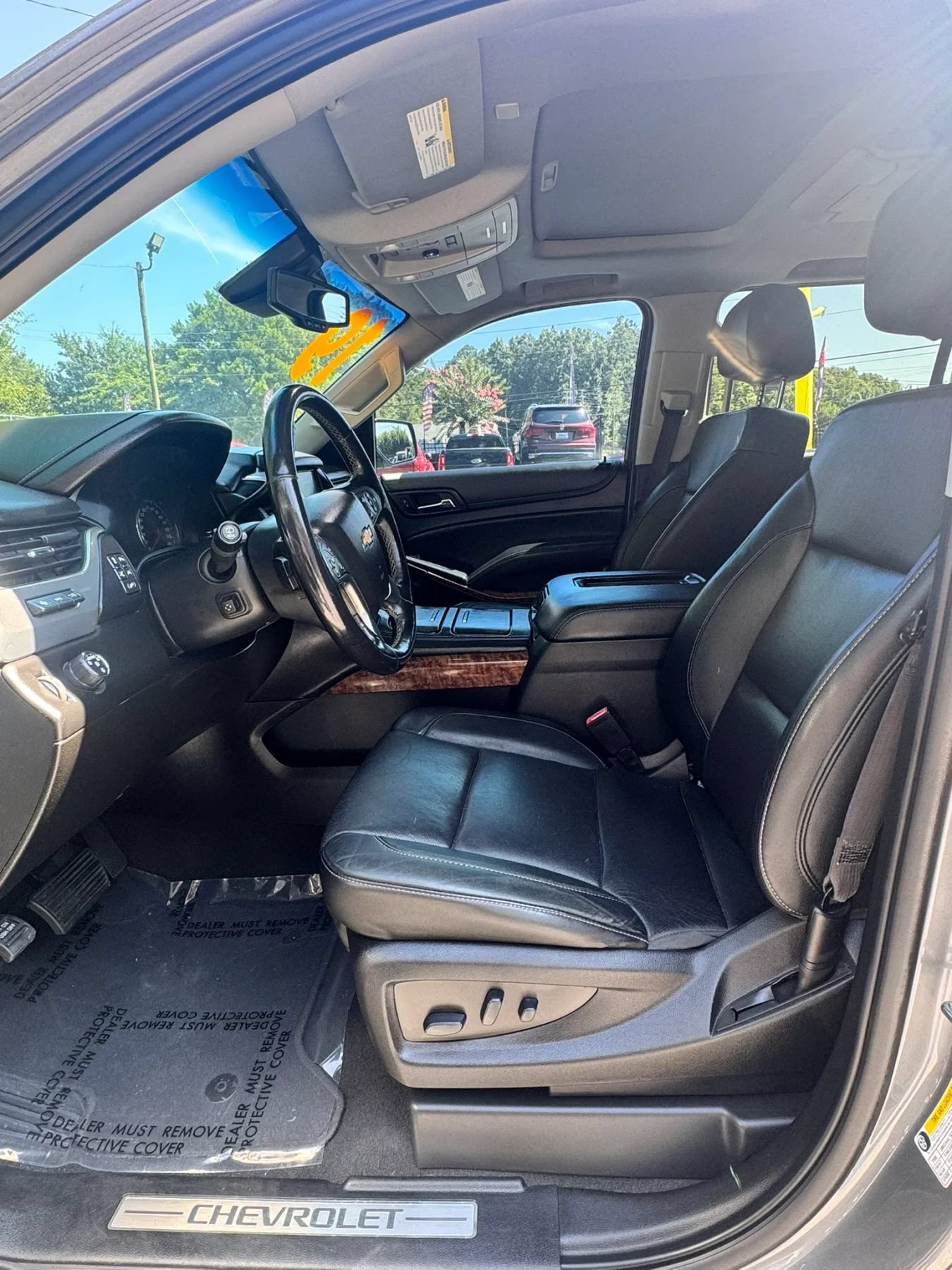 Used 2019 Chevrolet Suburban Premier RWD image 10