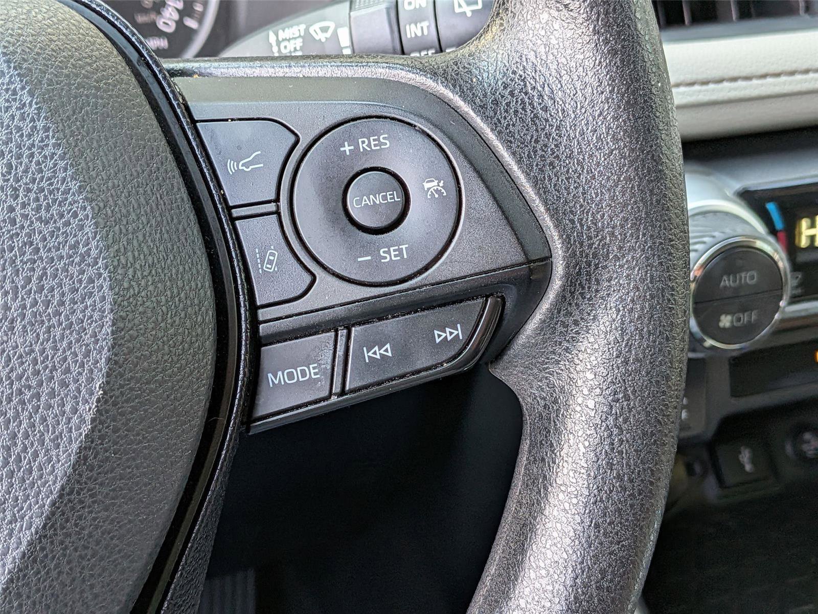 Used 2021 Toyota RAV4 XLE image 16