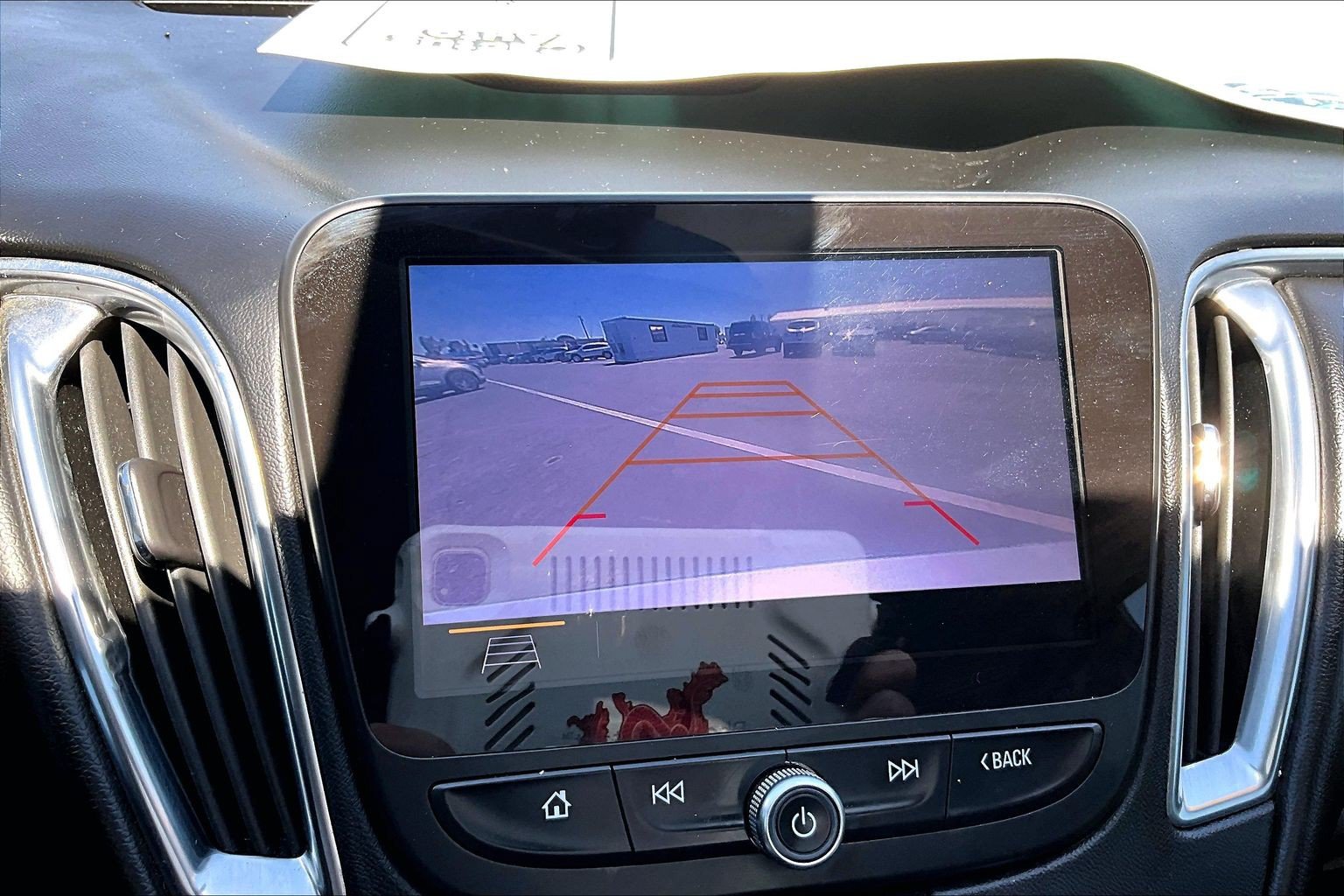 Used 2020 Chevrolet Malibu Premier FWD image 21