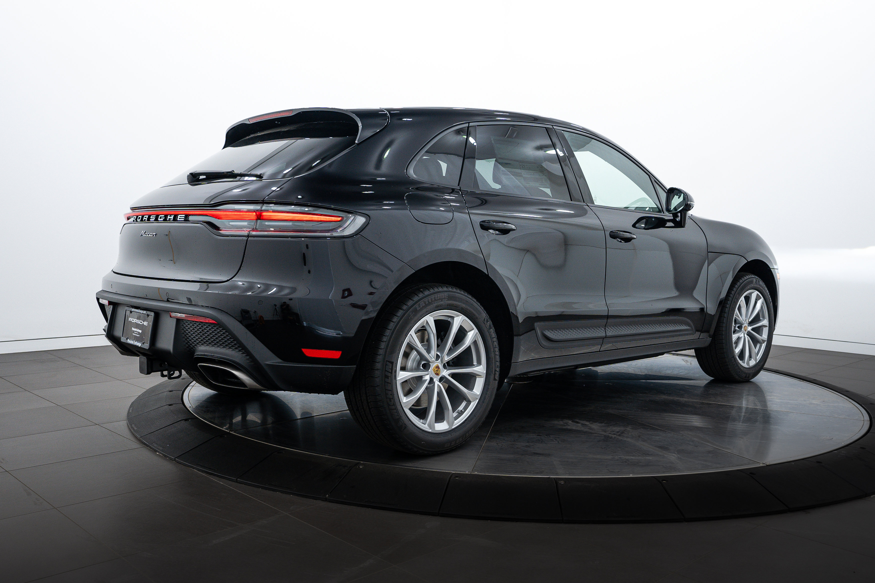 New 2025 Porsche Macan image 7