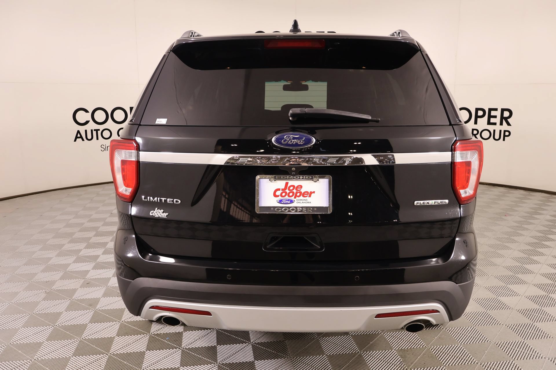 Used 2016 Ford Explorer Limited w/ Equipment Group 301A FWD image 25