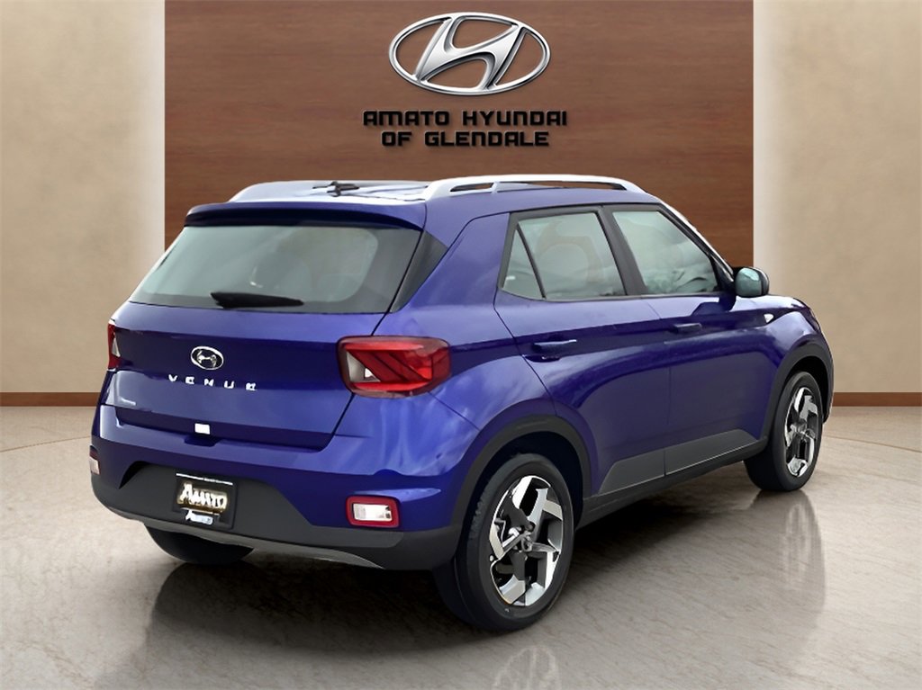 Used 2025 Hyundai Venue SEL image 5