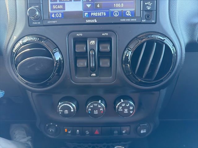Used 2012 Jeep Wrangler Unlimited Sahara AWD/4WD image 25
