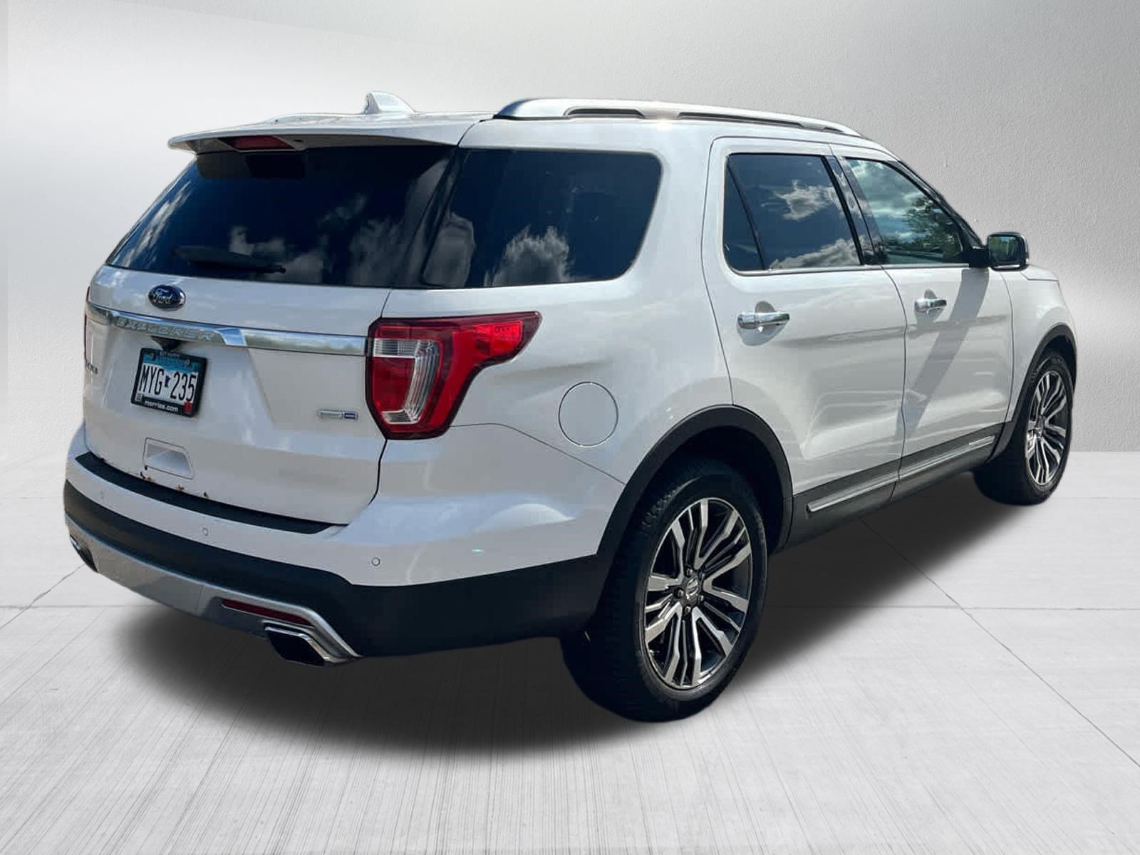 Used 2016 Ford Explorer Platinum AWD/4WD image 6