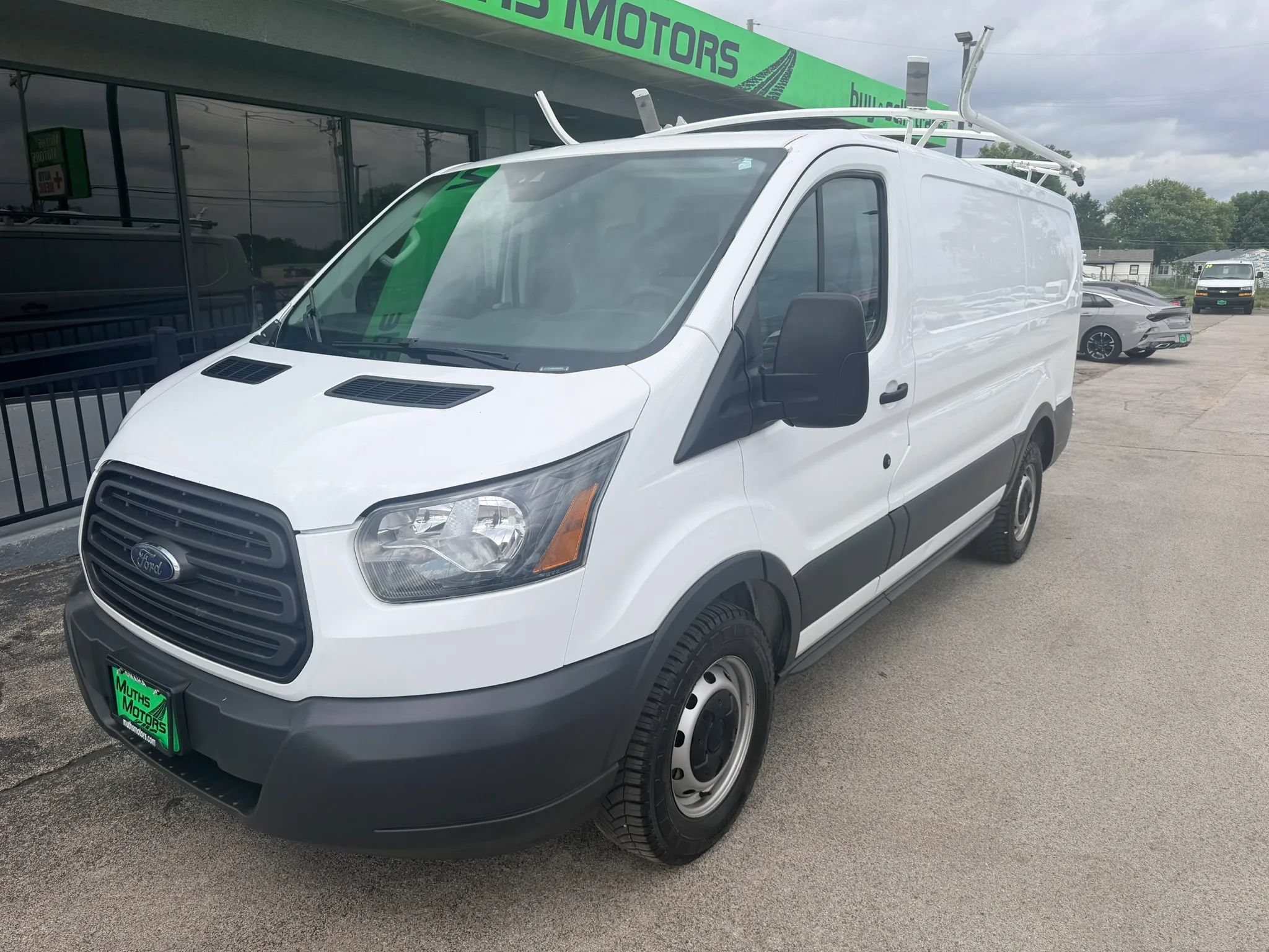 Used 2018 Ford Transit 150 130 Low Roof RWD image 1