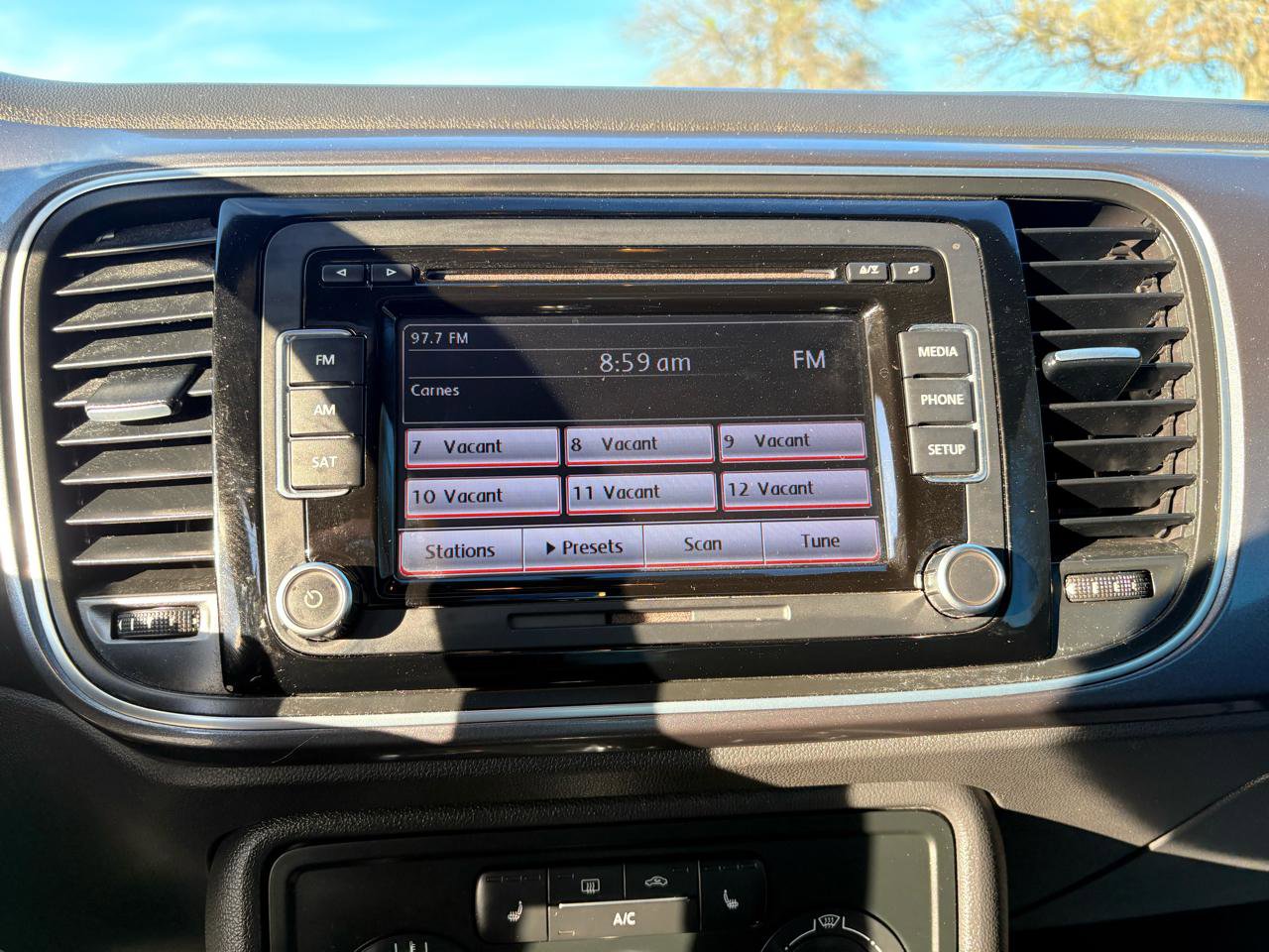 Used 2013 Volkswagen Beetle 2.5 image 36