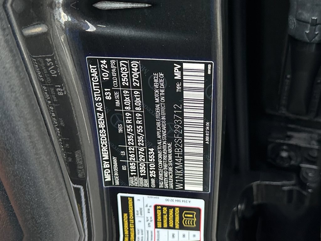 Used 2025 Mercedes-Benz GLC 300 4MATIC image 31