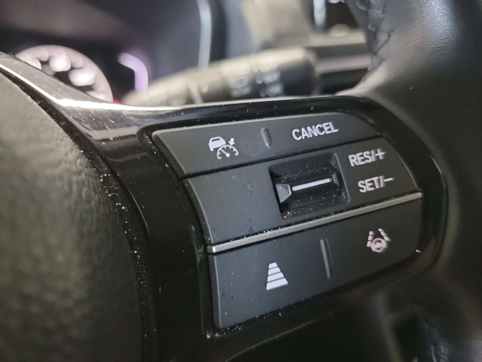 Used 2025 Honda Pilot EX-L image 33