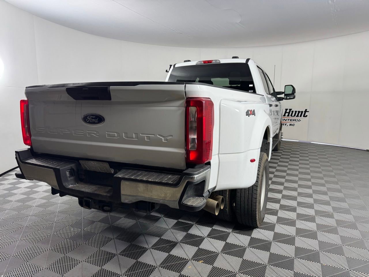 Used 2025 Ford F350 XLT image 7