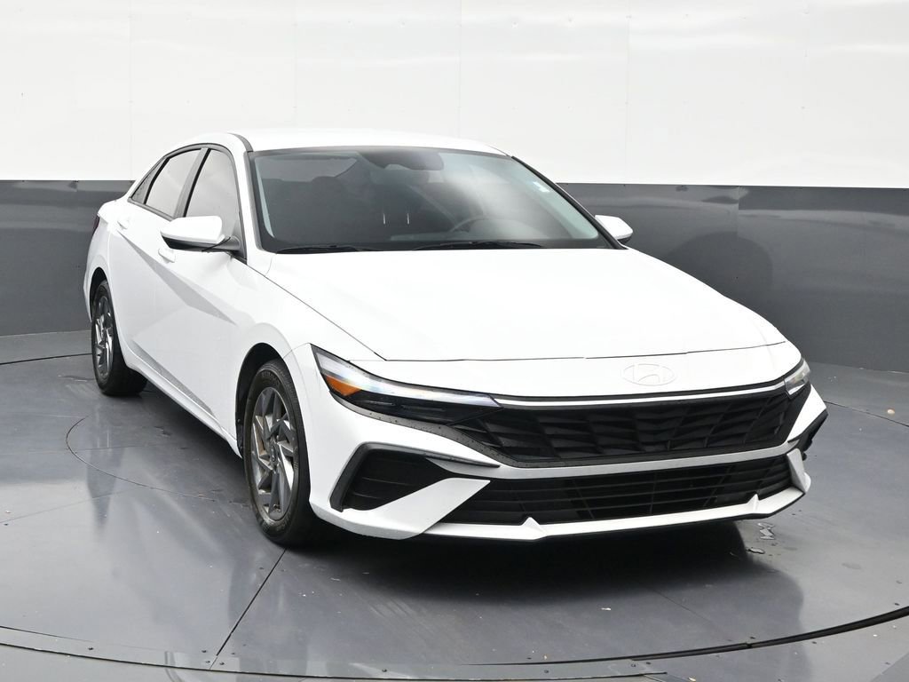 Used 2024 Hyundai Elantra SEL FWD image 7
