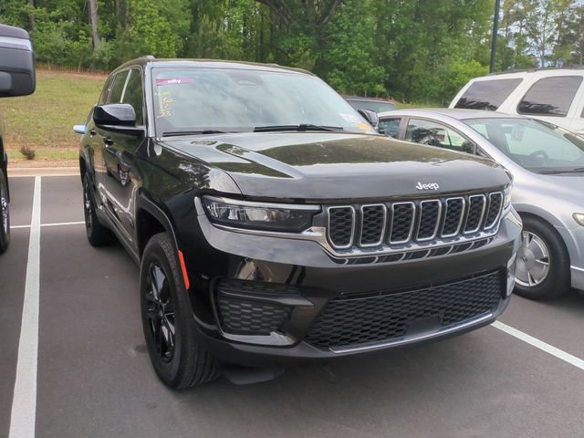 Used 2023 Jeep Grand Cherokee Laredo w/ Luxury Tech Group I AWD/4WD image 6