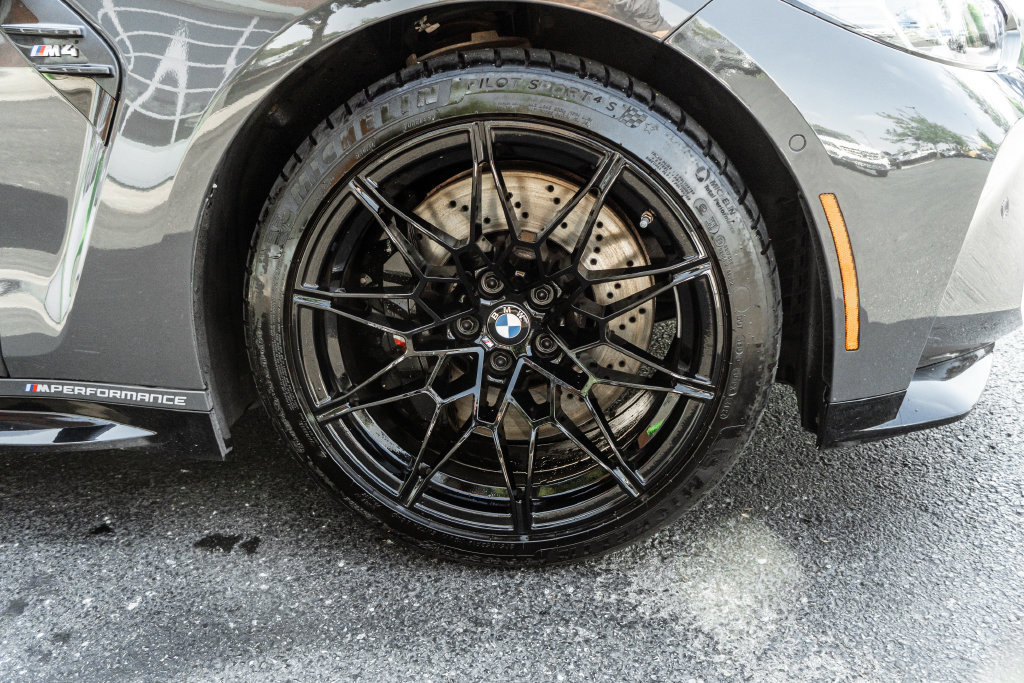 Used 2021 BMW M4 Coupe w/ Executive Package RWD image 5