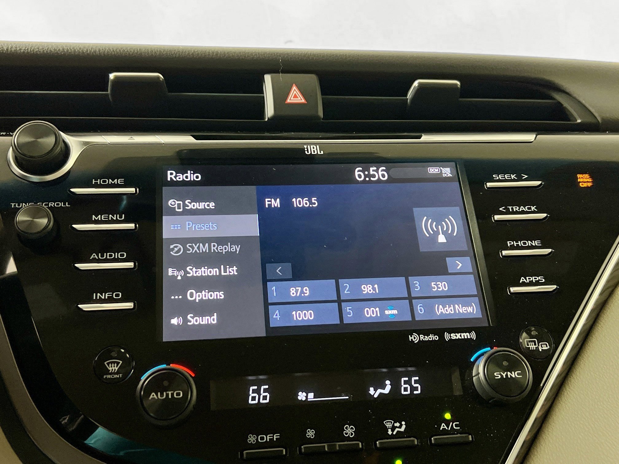 Used 2018 Toyota Camry XLE w/ Audio Package FWD image 28