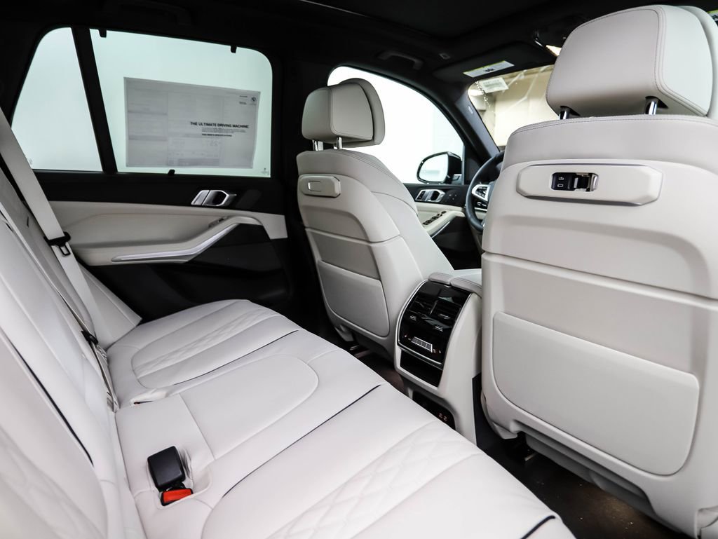 New 2026 BMW X5 xDrive40i w/ M Sport Package image 25