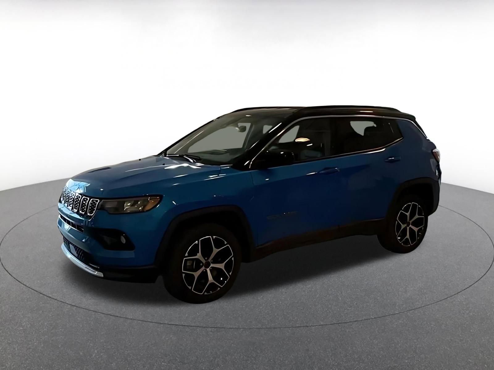 Used 2025 Jeep Compass Limited AWD/4WD image 8