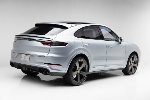 Used 2020 Porsche Cayenne Turbo image 15