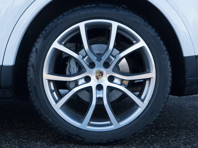 Used 2023 Porsche Cayenne S AWD/4WD image 13
