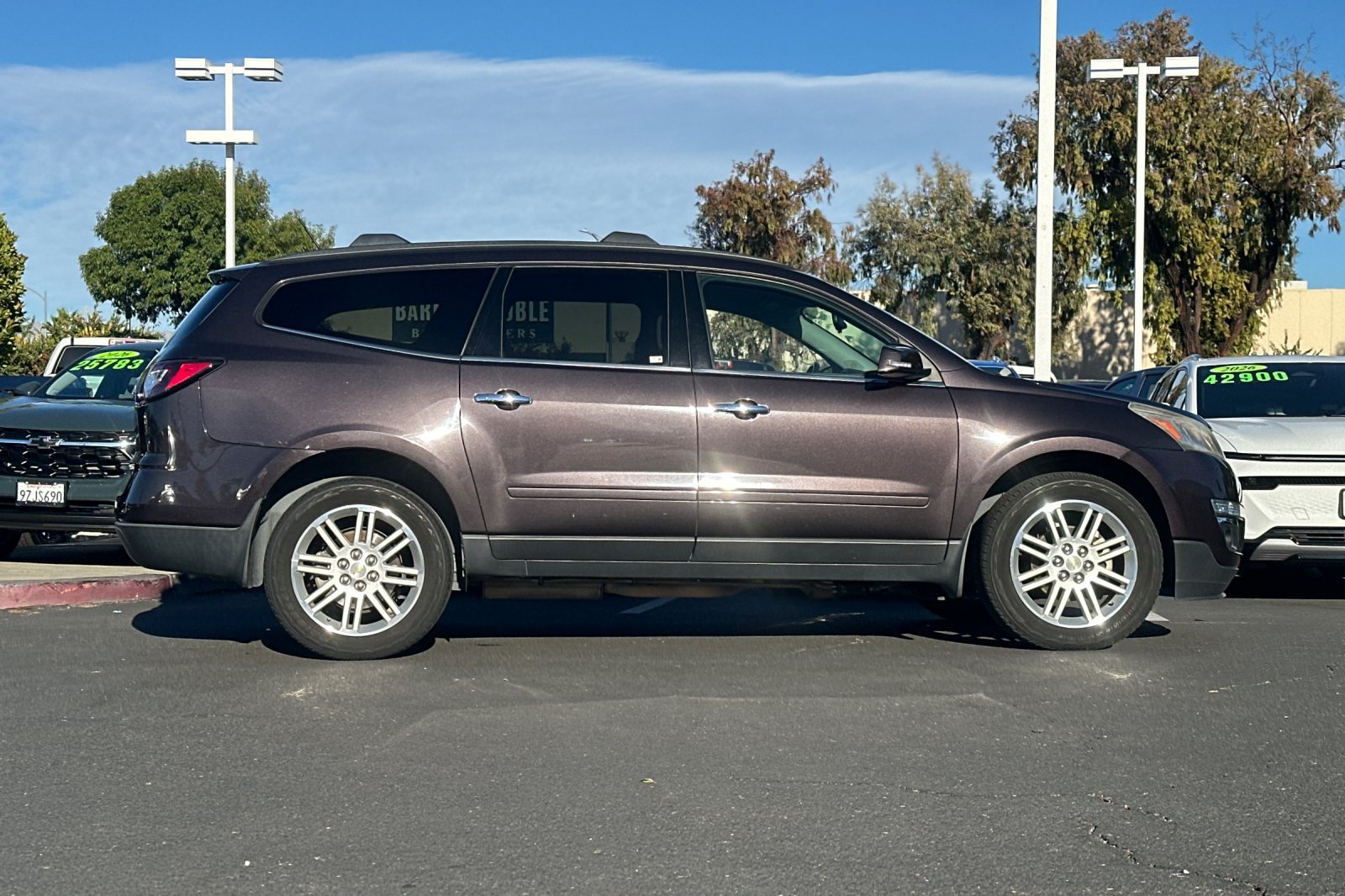 Used 2015 Chevrolet Traverse LT w/ Style and Technology Package FWD image 4