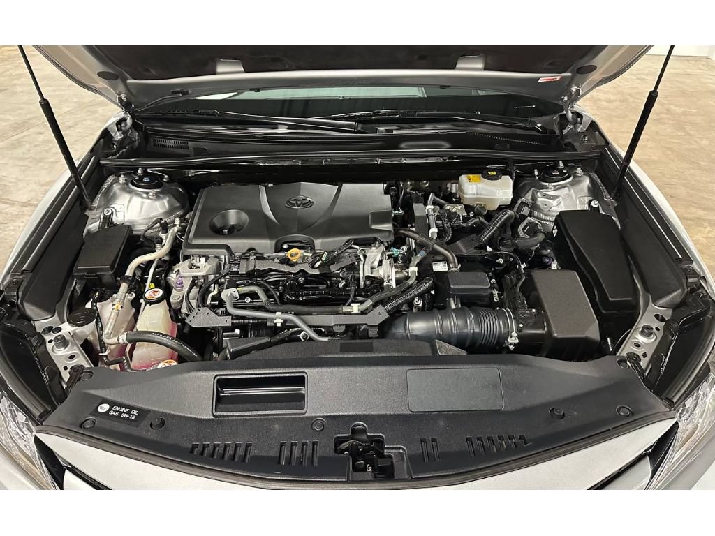 Used 2018 Toyota Camry XLE FWD image 4