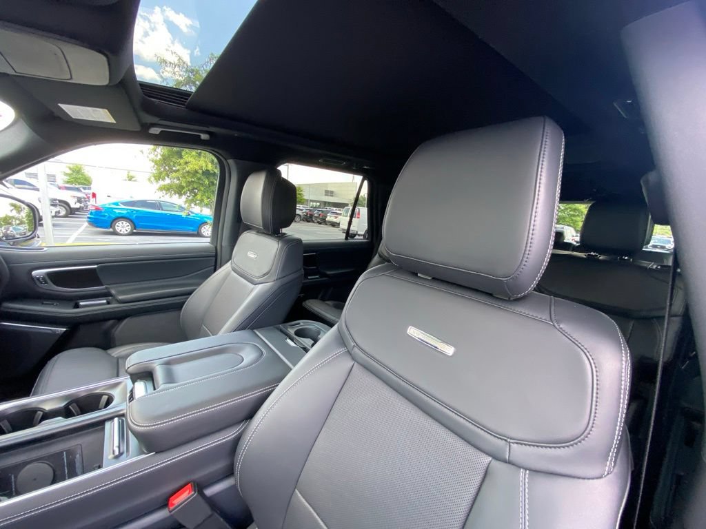 New 2027 Ford Expedition Platinum w/ Stealth Performance Package AWD/4WD image 21