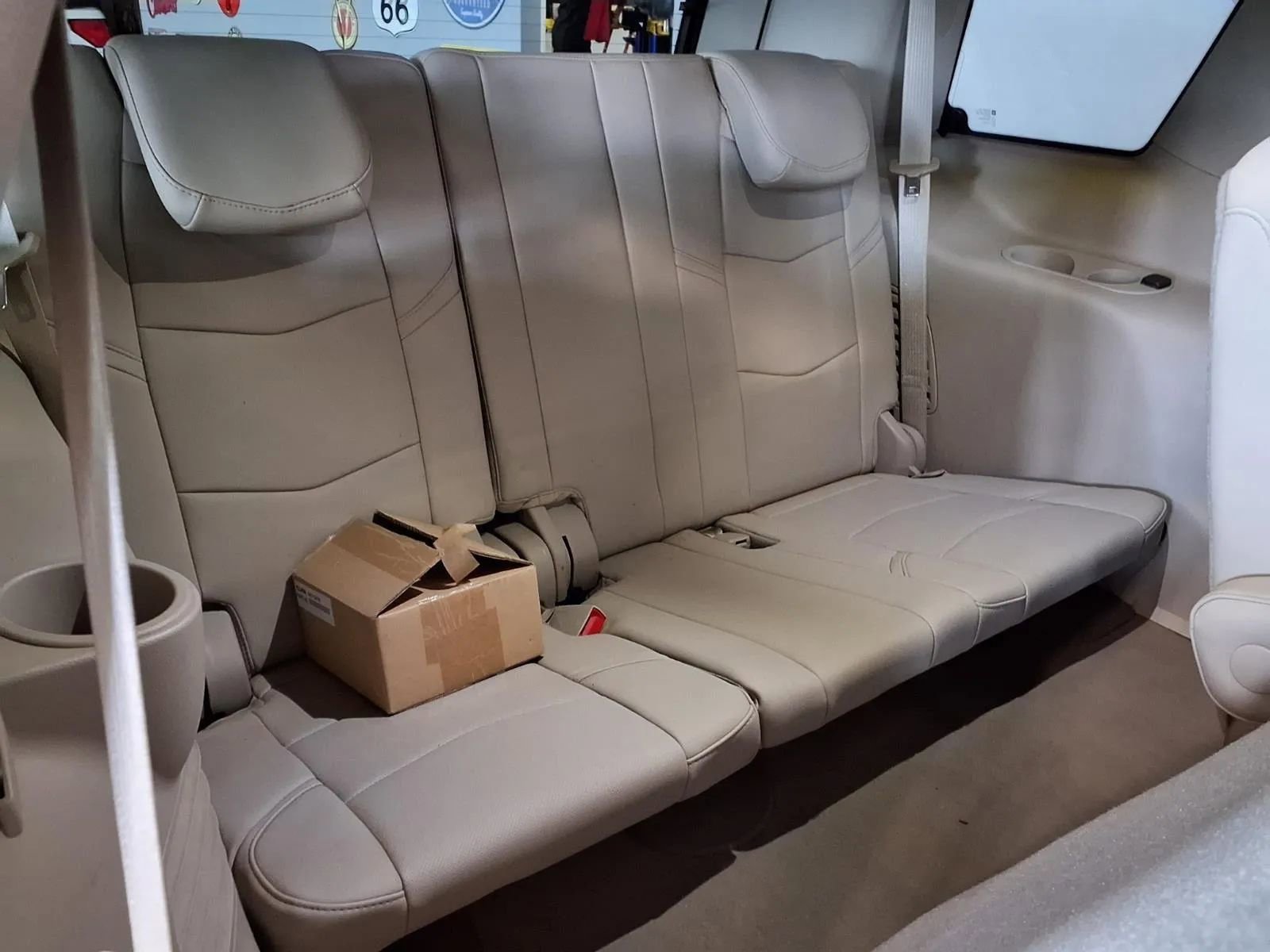 Used 2018 Cadillac Escalade Premium Luxury image 10