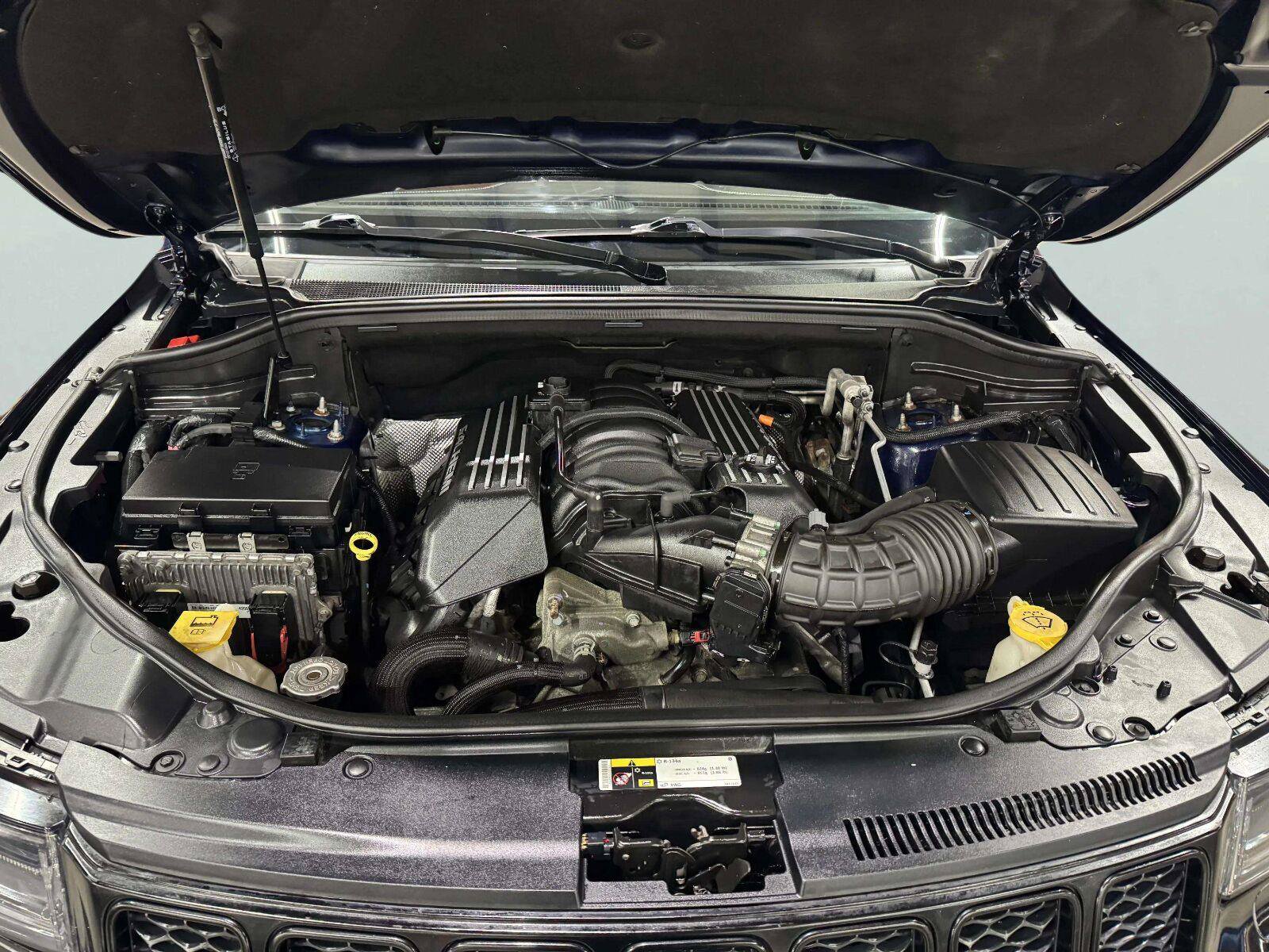 Used 2017 Jeep Grand Cherokee SRT AWD/4WD image 38