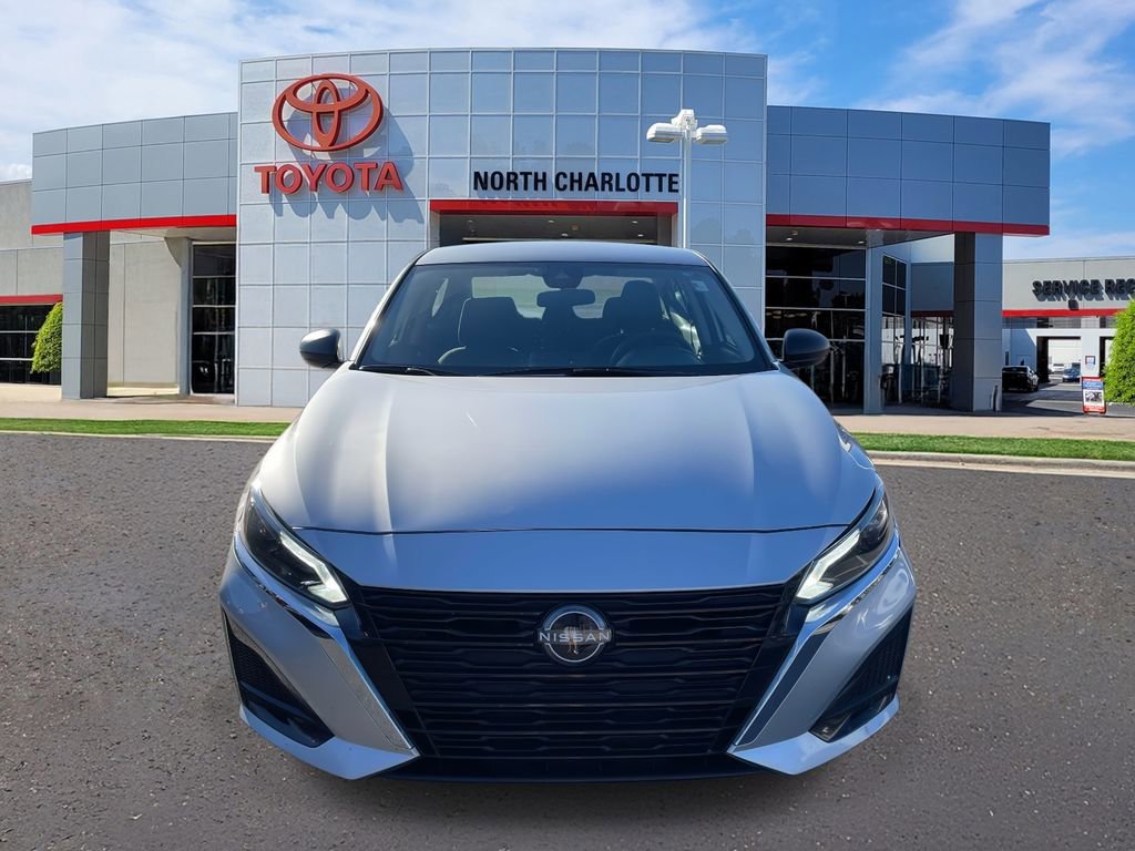 Used 2024 Nissan Altima 2.5 SV image 5