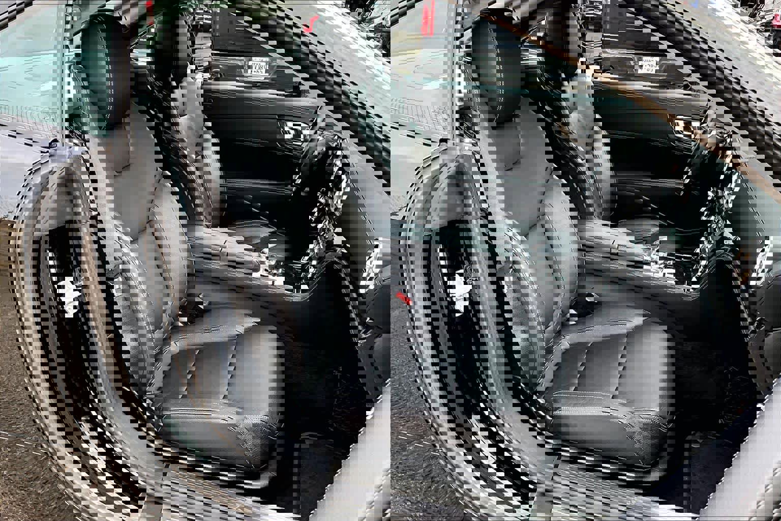 Used 2013 Mercedes-Benz SL 550 image 11