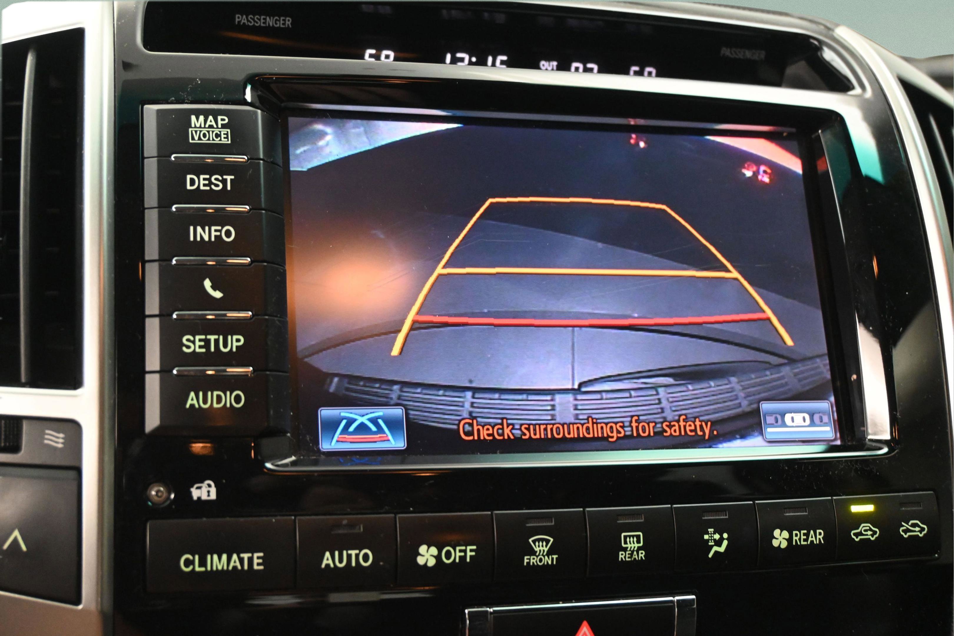 Used 2014 Toyota Land Cruiser AWD/4WD image 29
