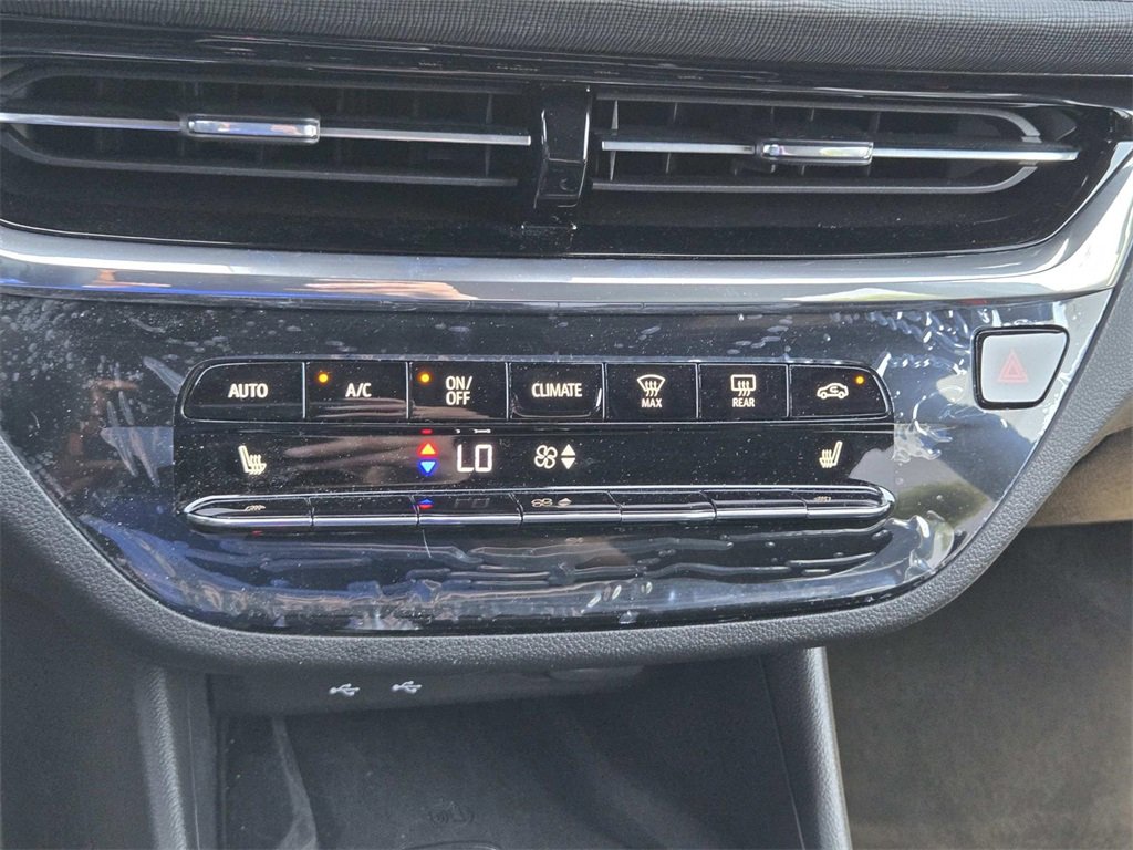 New 2025 Buick Envista Avenir image 24