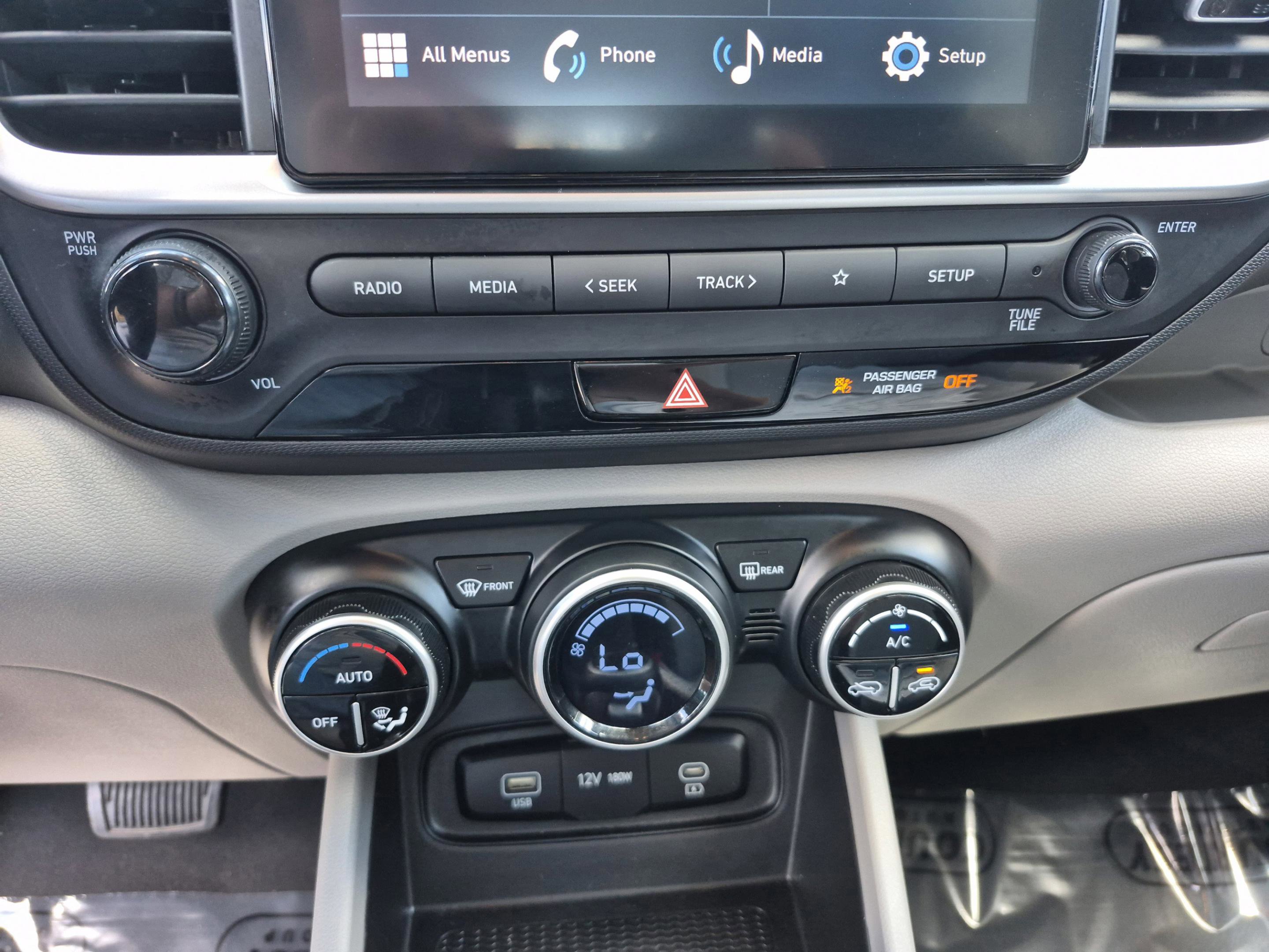 Used 2023 Hyundai Venue SEL FWD image 24