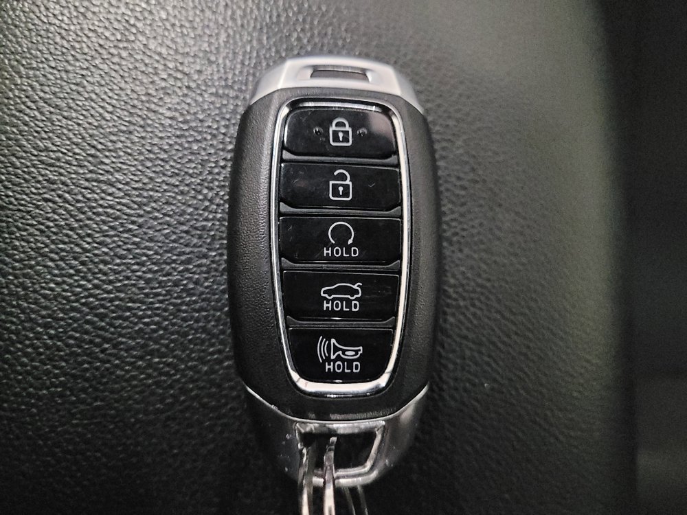 Used 2023 Hyundai Elantra SEL w/ Convenience Package FWD image 32