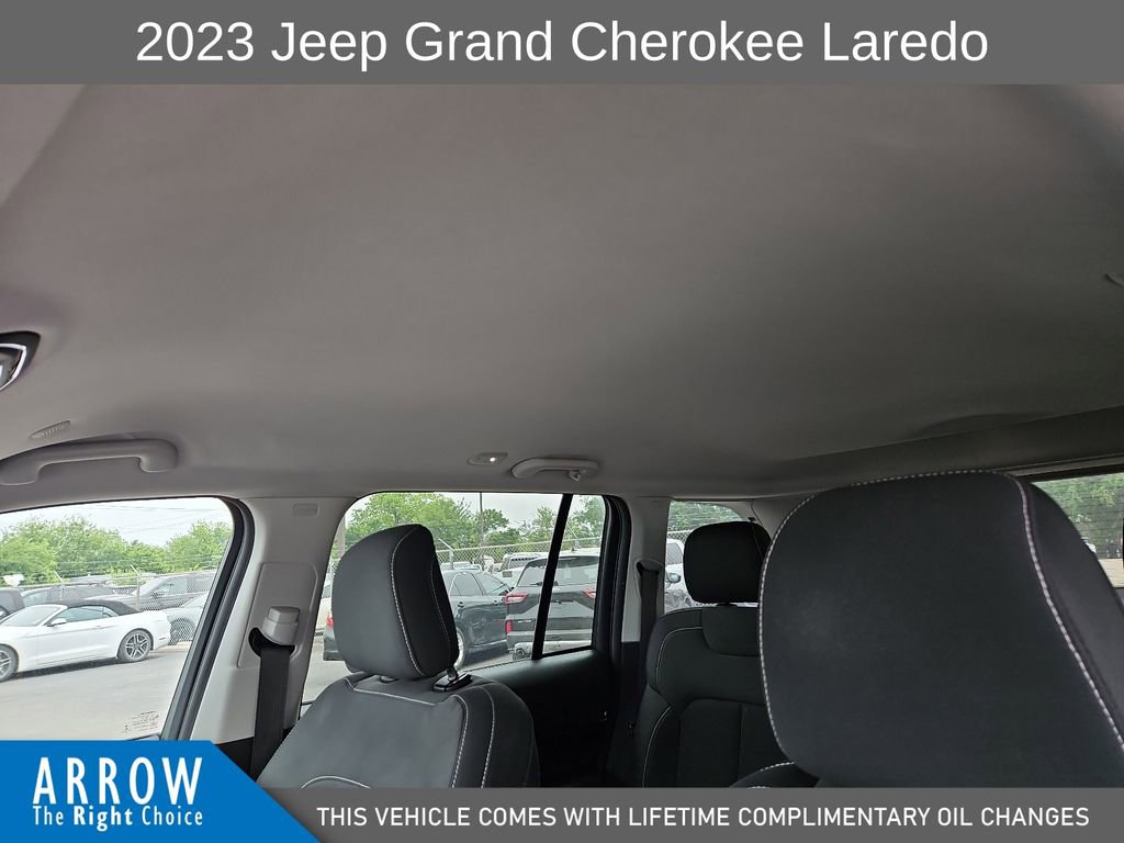 Used 2023 Jeep Grand Cherokee Laredo AWD/4WD image 22