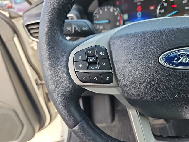 Used 2023 Ford Explorer XLT w/ Equipment Group 202A AWD/4WD image 13