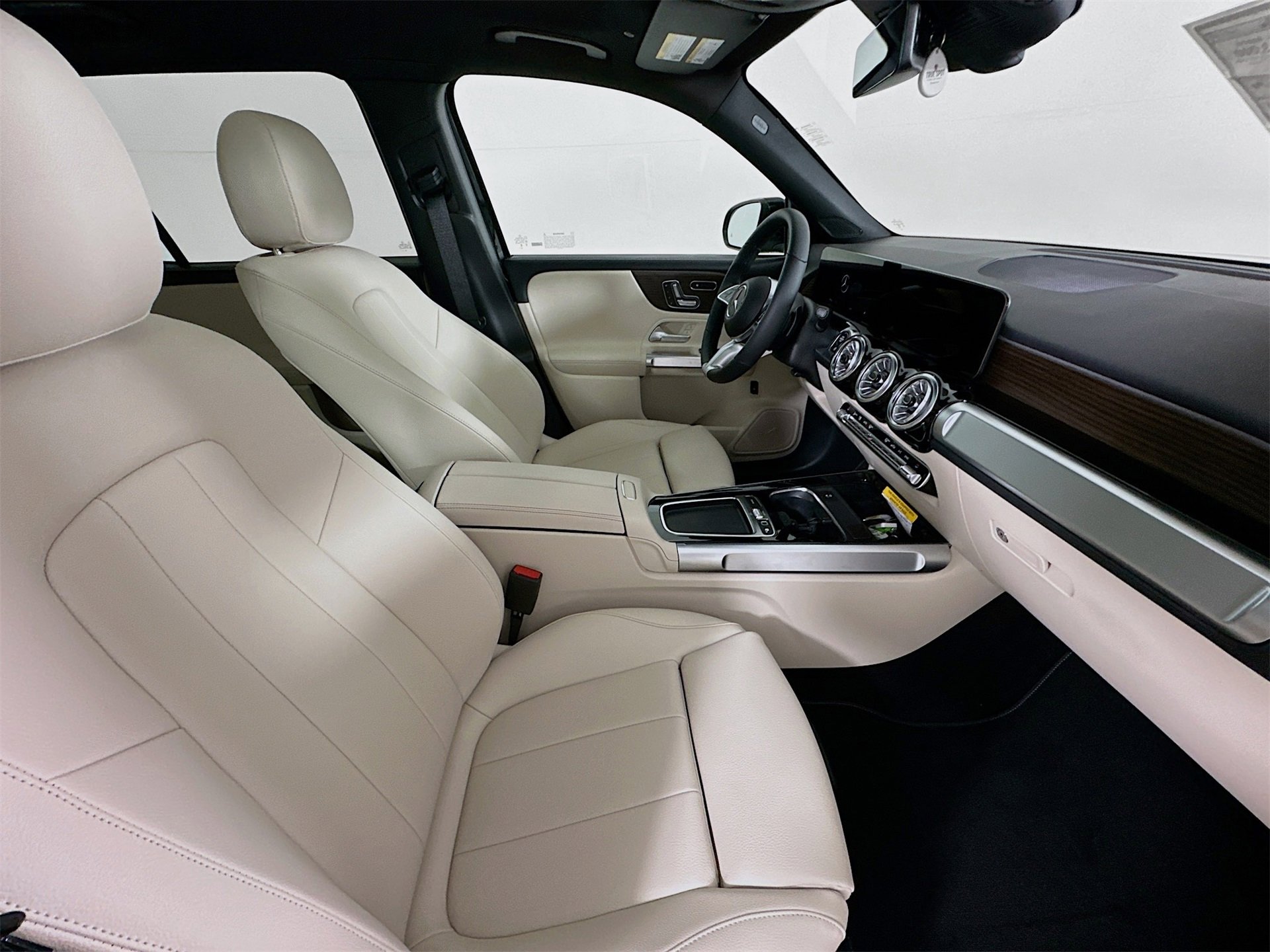 New 2026 Mercedes-Benz GLB 250 4MATIC image 30