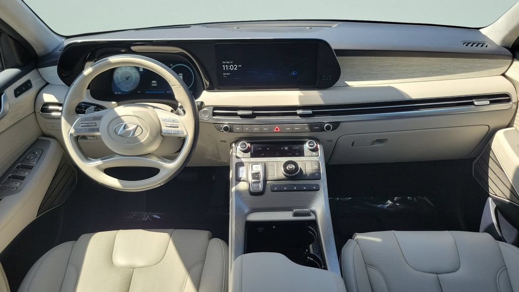 Used 2025 Hyundai Palisade Calligraphy FWD image 11