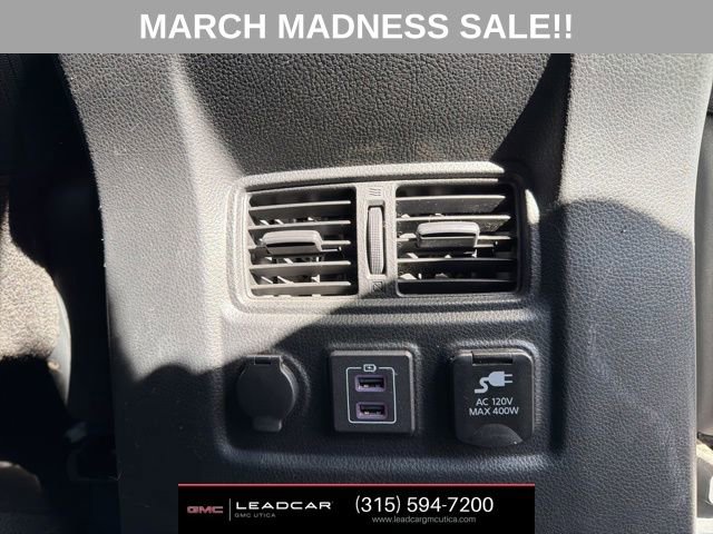 Used 2019 Nissan Titan SV w/ SV Convenience Package image 15