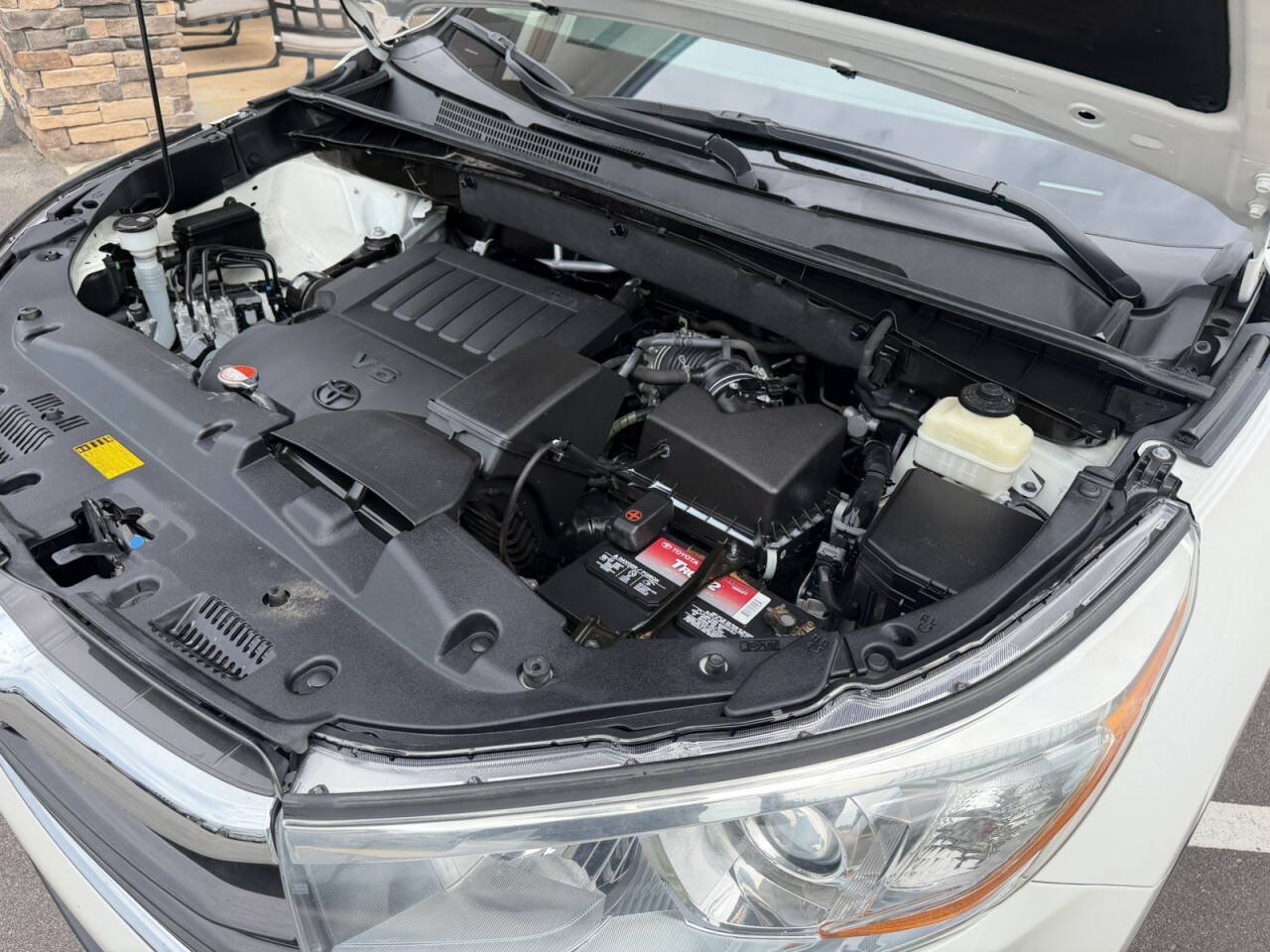 Used 2015 Toyota Highlander LE AWD/4WD image 33