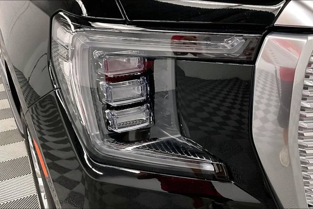 Used 2024 GMC Yukon XL Denali AWD/4WD image 36
