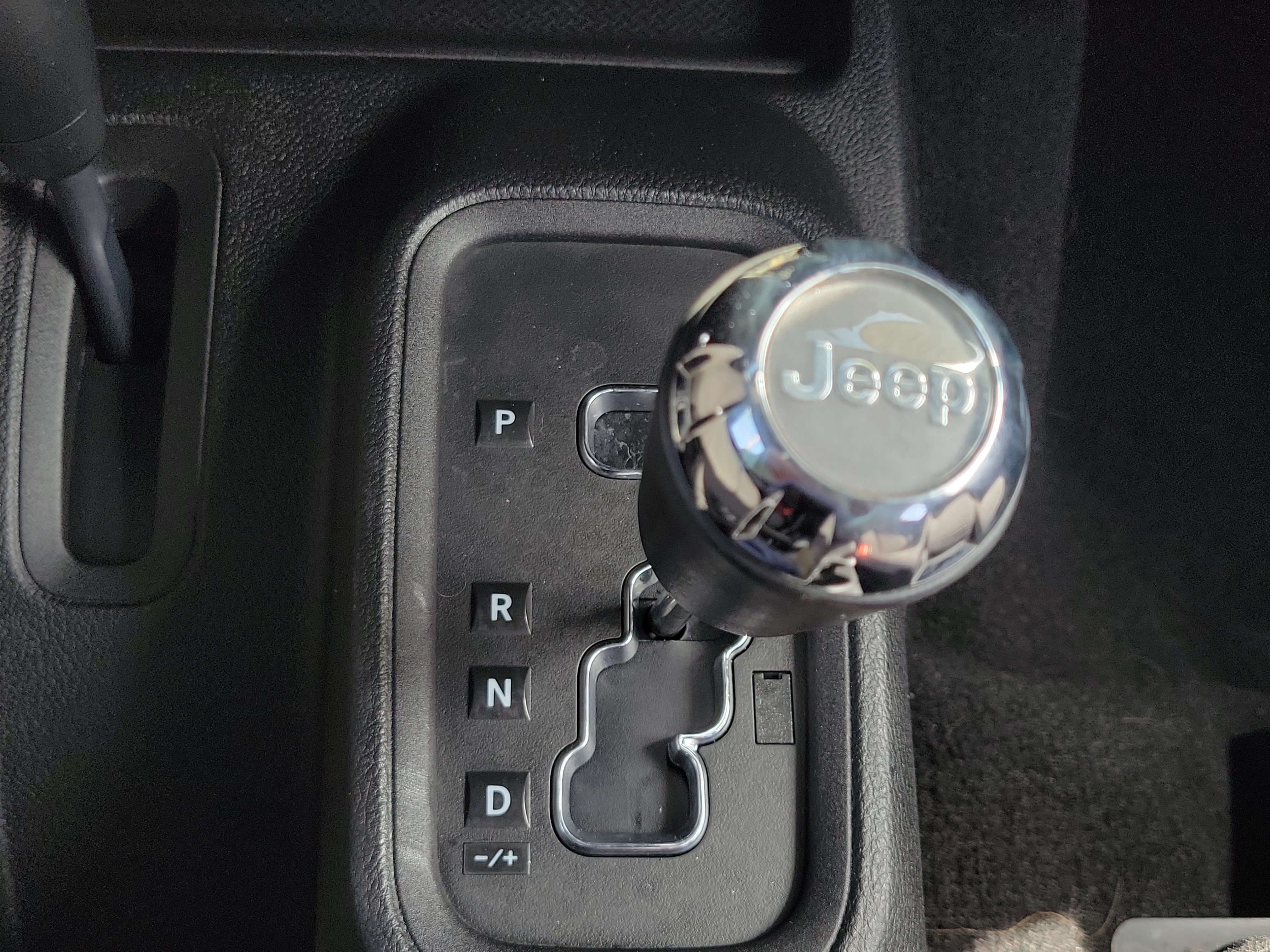 Used 2015 Jeep Wrangler Sport w/ Quick Order Package 24S AWD/4WD image 24