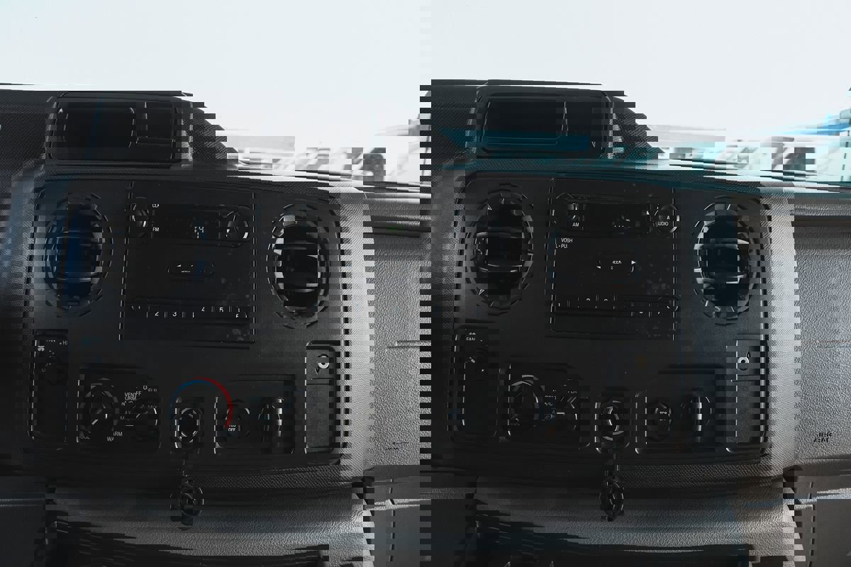 Used 2013 Ford E-150 and Econoline 150 image 17